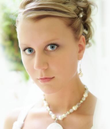 bride portrait in sun